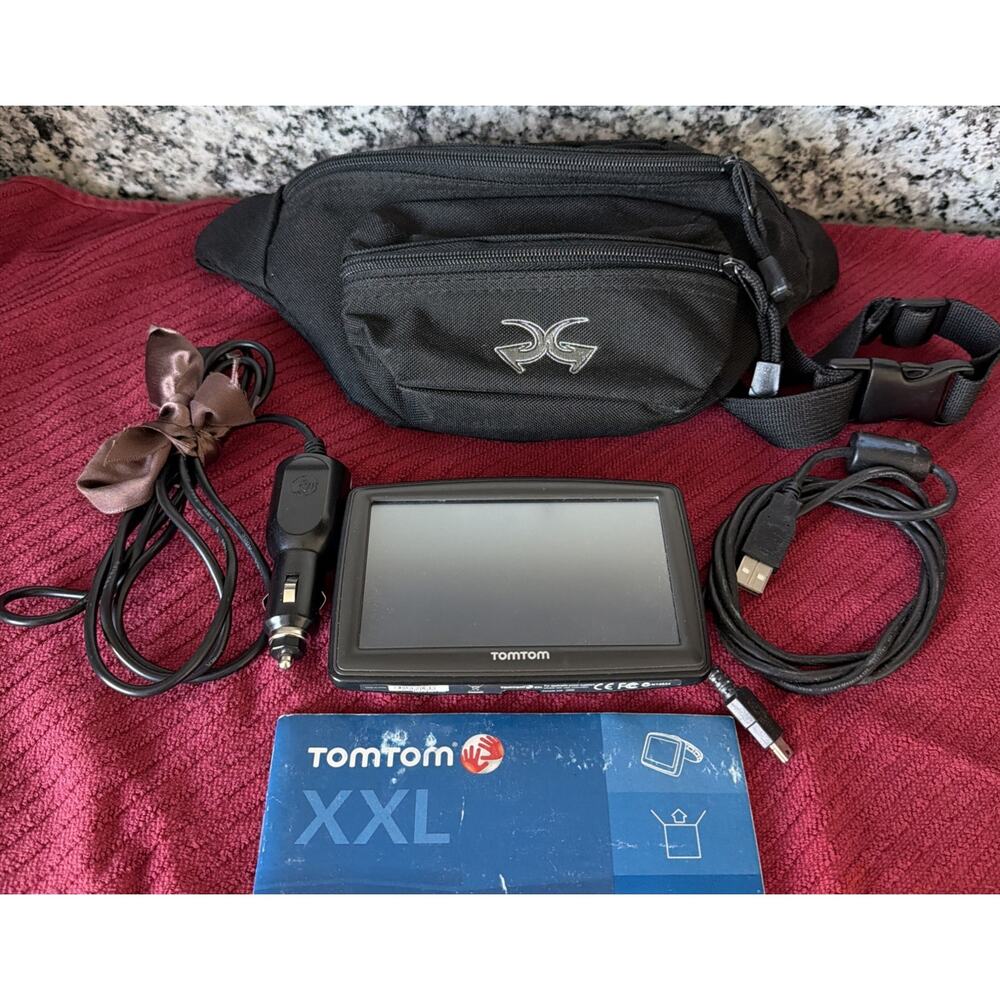 TOMTOM XXL 4EPO.001.04 GPS 5” Screen With Power Cord Comes With Case